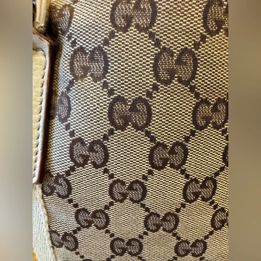 Gucci Signature Monogram Canvas Shoulder Tote- Fixer Bag (Heavy damage) - Picture 2 of 16